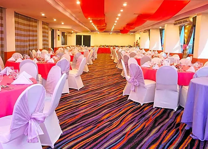Bayview Park Hotel 3*